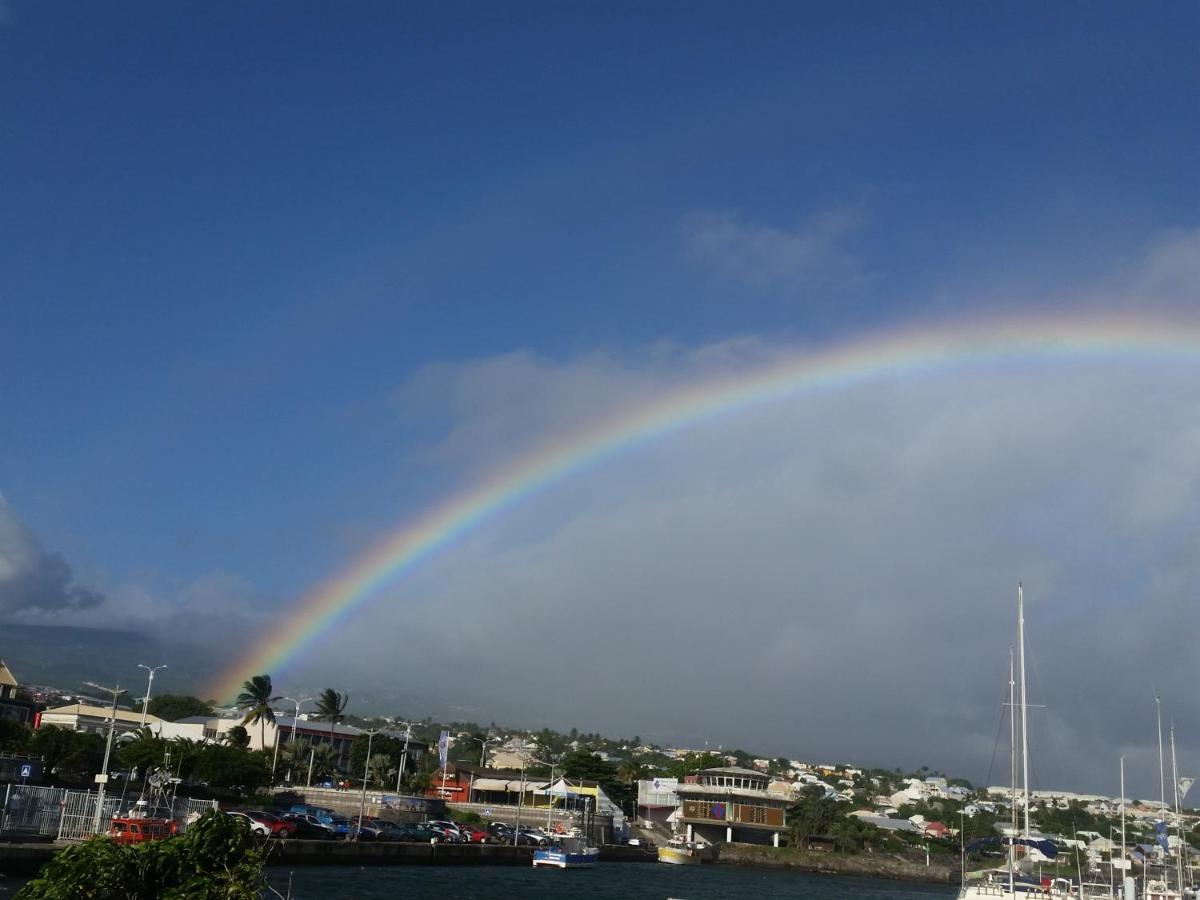 Le Voyageur A 1 Mn Du Chu Sud Terre-Sainte, Saint-Pierre Apartment Luaran gambar
